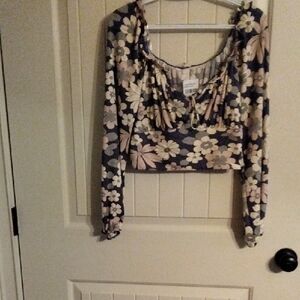Lush Navy Floral Long Sleeve Crop Top 95 Percent Polyester 5 Percent Elasthanne